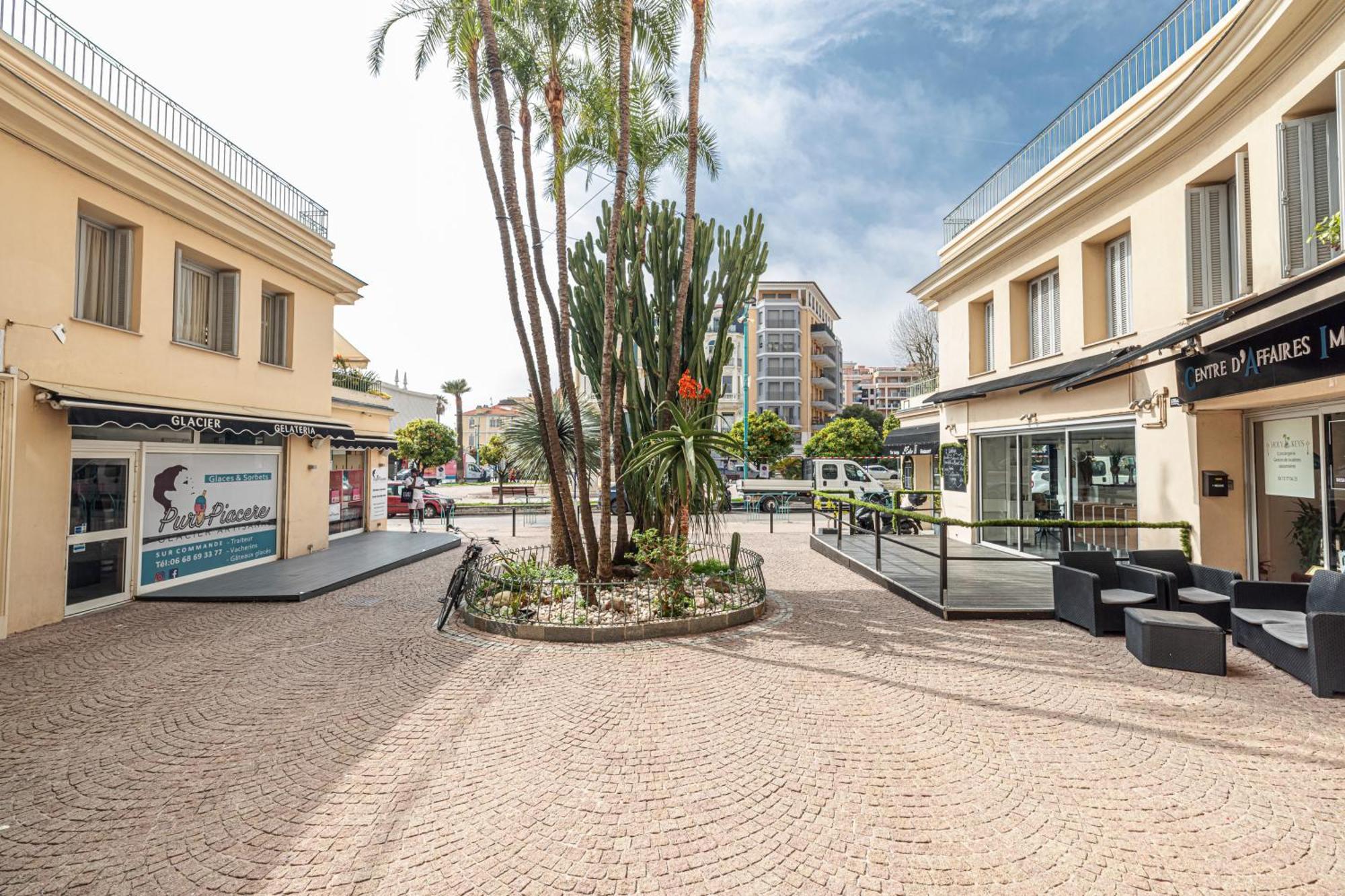 3 Pieces Des Jardins Parking Clim 1 Min Plage مينتون المظهر الخارجي الصورة